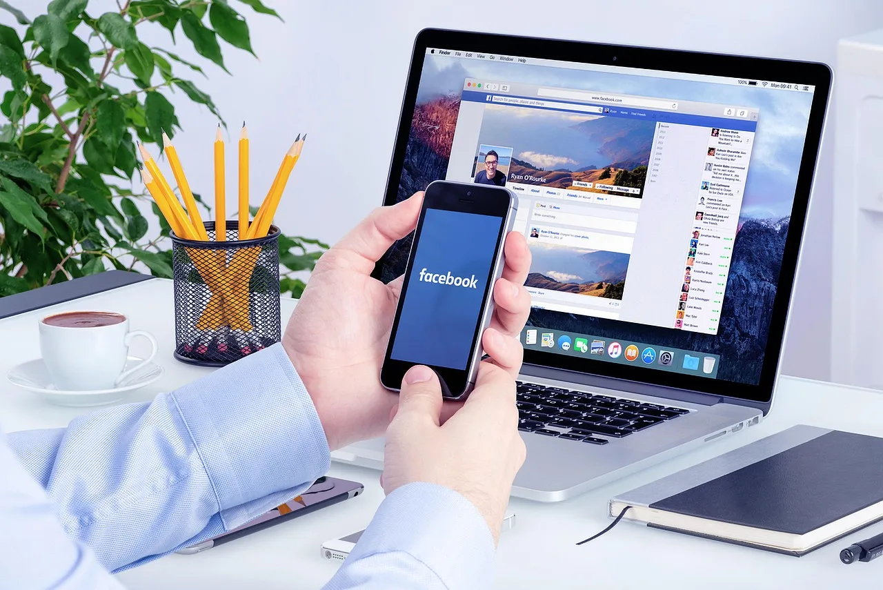 facebook, social media, social media marketing, smartphone, laptop, workspace, office break, office hour, desk, facebook marketing, facebook ads, facebook ads, facebook ads, facebook ads, facebook ads, facebook ads. A network marketing social media checklist built for real conditions